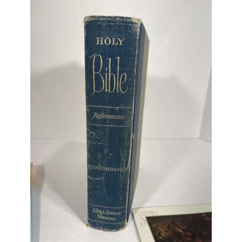 Holy Bible Reference Edition King James Version w/ Concordance + Bonus Religious